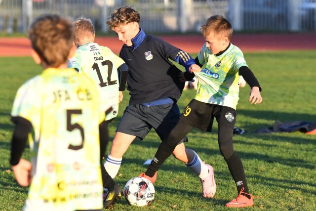 Snový podzim zakončila U11 výhrou na hřišti JFA